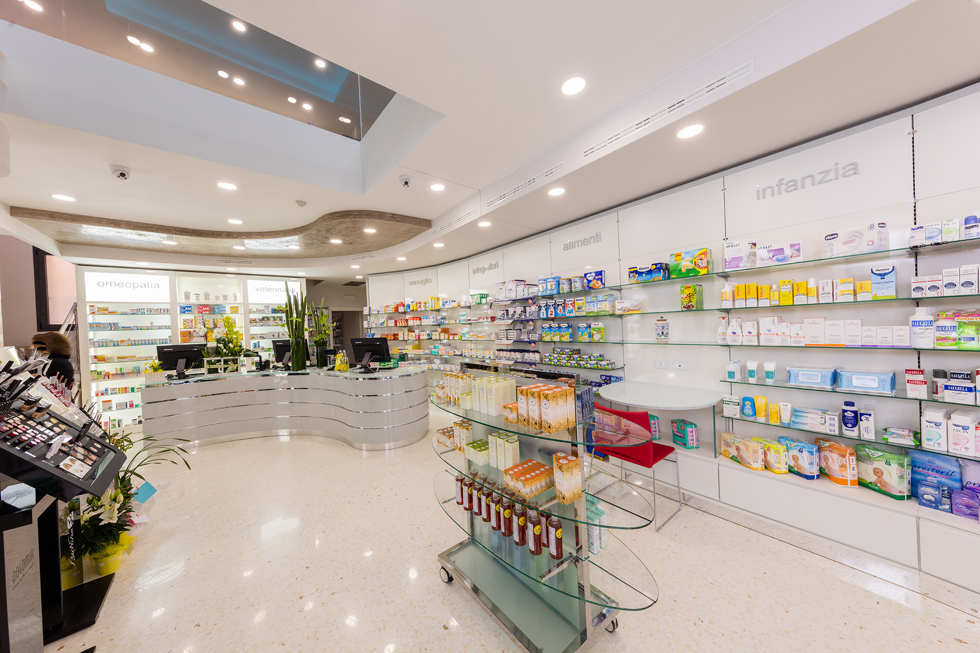 Arredamenti Farmacie AfkKomar Soluzioni d'arredo farmacia